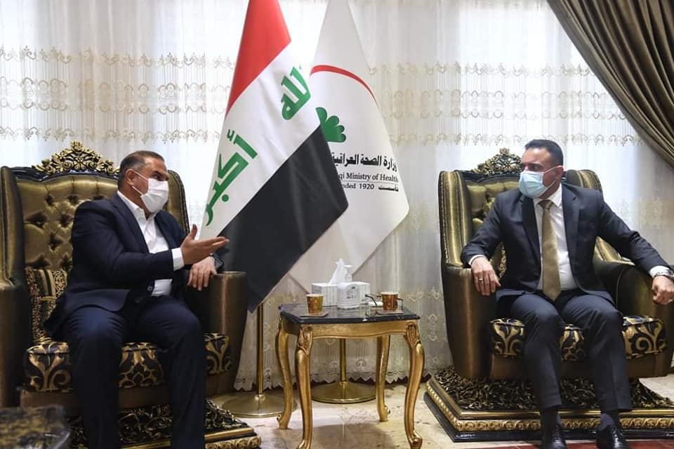 محافظ المثنى يلتقي وزيرالصحة والبيئة في مقر الوزارة بالعاصمة بغداد
