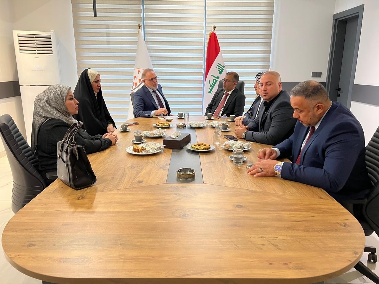 محافظ المثنى يبحث مع صندوق إعمار المحافظات الأكثر فقراً خطط 2024–2025 ويؤكد تسريع تنفيذ المشاريع