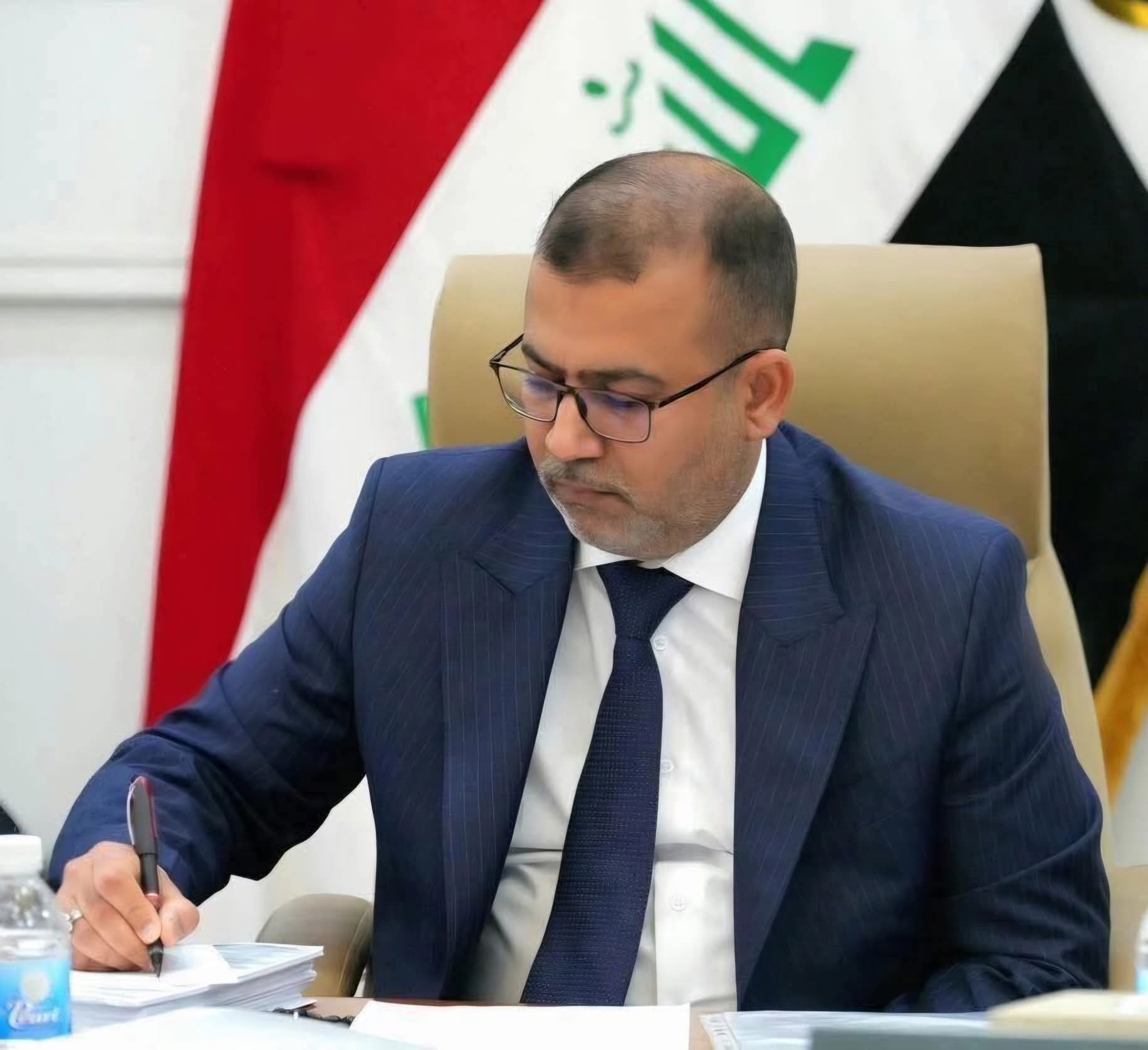 محافظ المثنى السيد مهند العتابي يوجّه الدوائر البلدية بتخصيص قطع أراضي سكنية مميزة لعوائل الشهداء الذين استشهدوا نتيجة العدوان الصهيوأميركي.