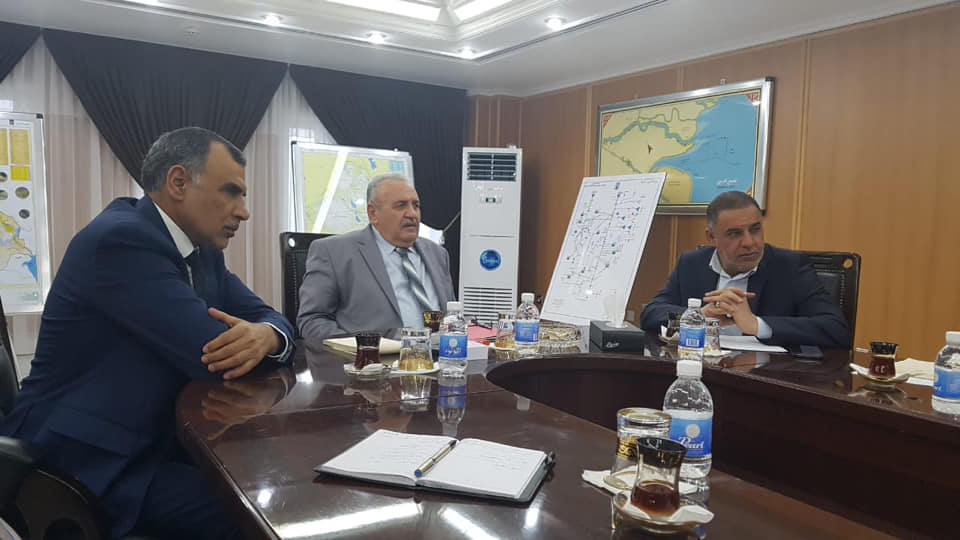 محافظ المثنى يلتقي وزير الموارد المائية في بغداد